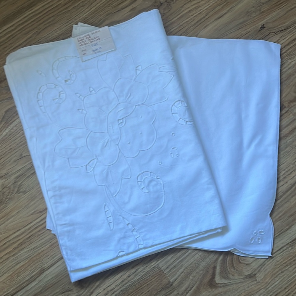 NWT Little Holland Tablecloth & Napkins